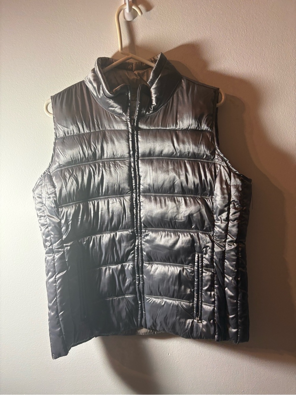Liz Claiborne Womens XL Metallic Silver Gray Quilted Puffer Vest Full Zip